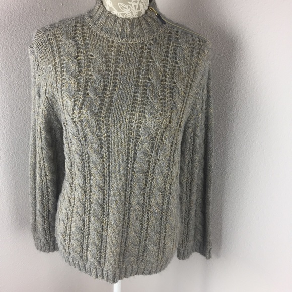 Chelsea & Violet Sweaters - Chelsea & Violet Gray Gold Metallic Thread Sweater Women’s size Medium